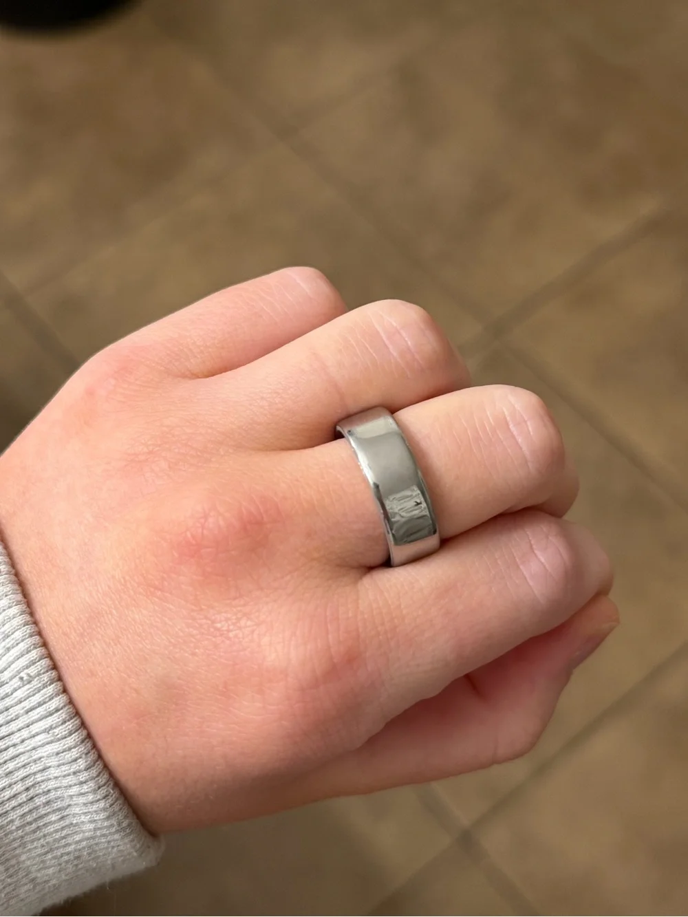 SILVER OURA 4 RING (worn twice) SIZE 9
